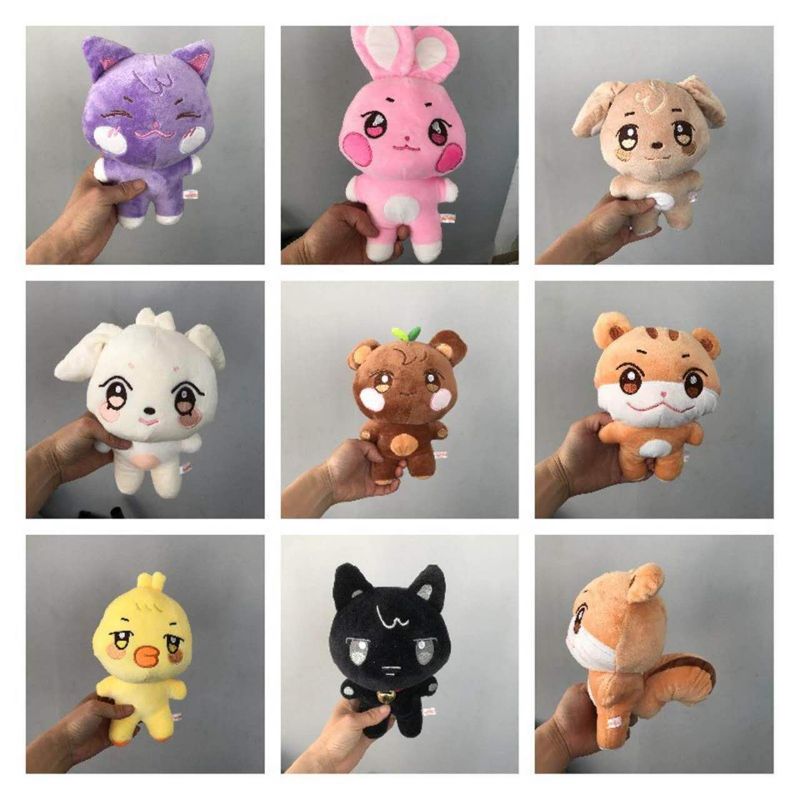 ATEEZ SURTIDO 20CM