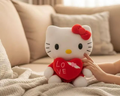 KITTY CON CORAZON LOVE ROJO 20CM